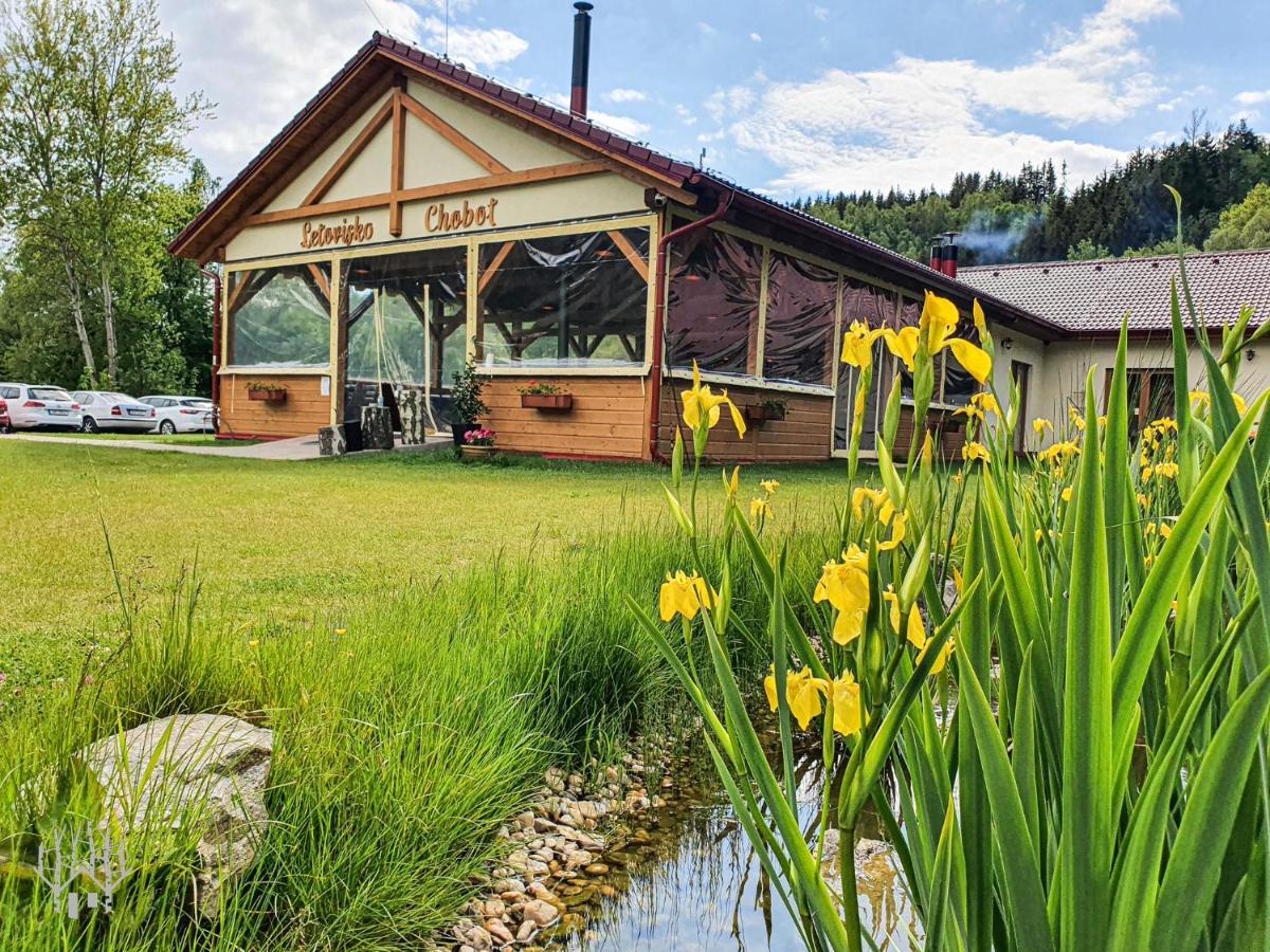 Letovisko Chobot - Village Resort Kácov Zewnętrze zdjęcie